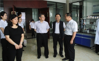 廢棄物資源化國家工程研究中心、昆明理工大學(xué)孫可偉教授,棄物資源化國家工程研究中心常務(wù)副主任、昆明理工大學(xué)教授李如燕博士蒞臨指導(dǎo)